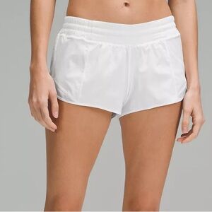 Lululemon hotty hot low rise lined short 2.5
